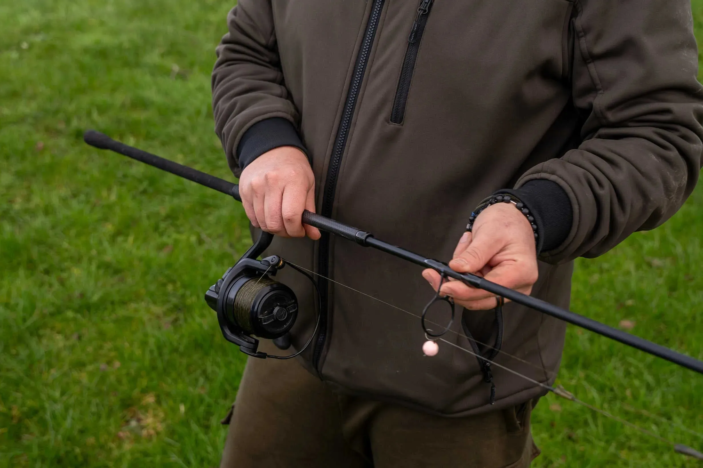 Avid Revolve R Retractable carp rod 10ft