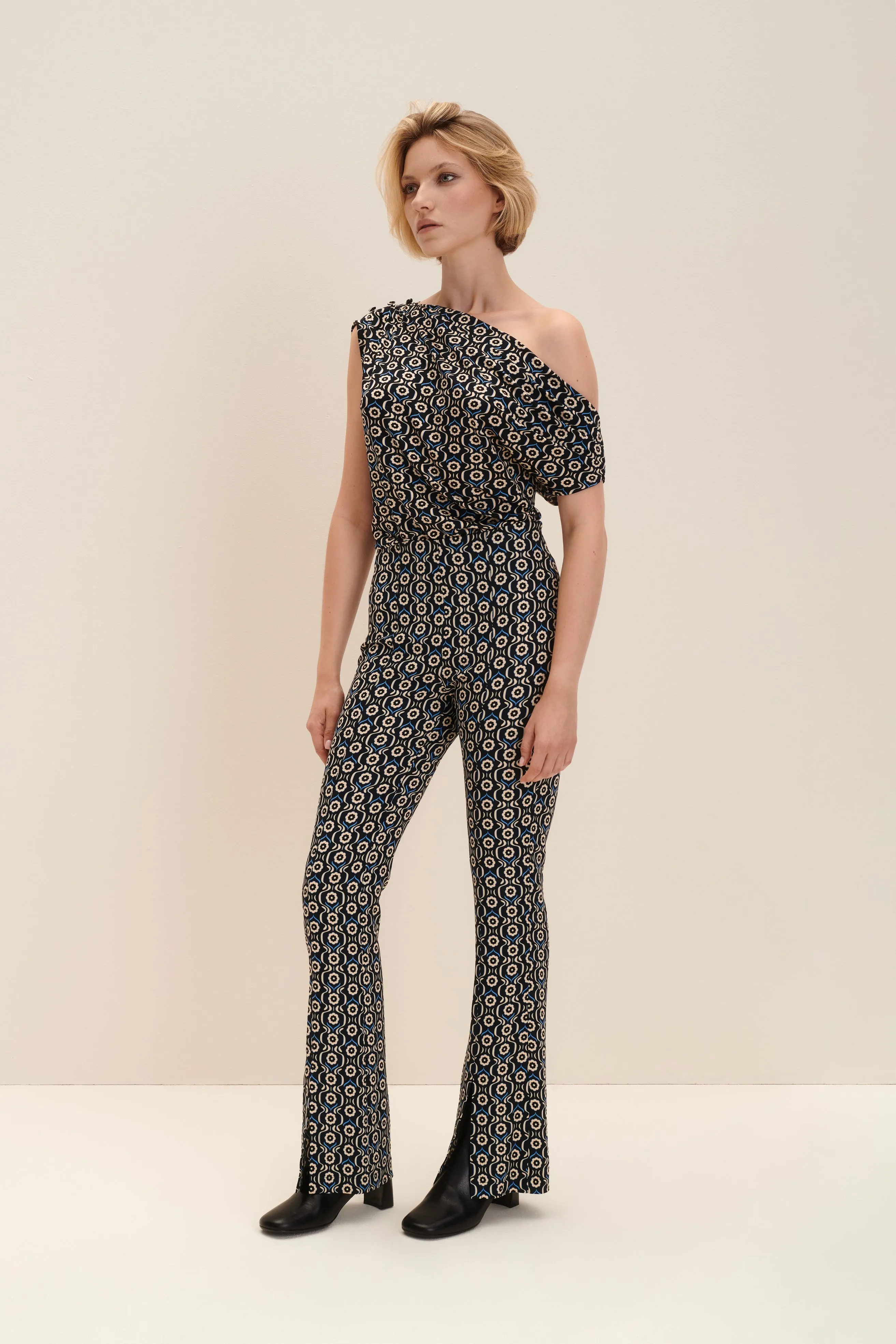 Flared pants in Daisy Print