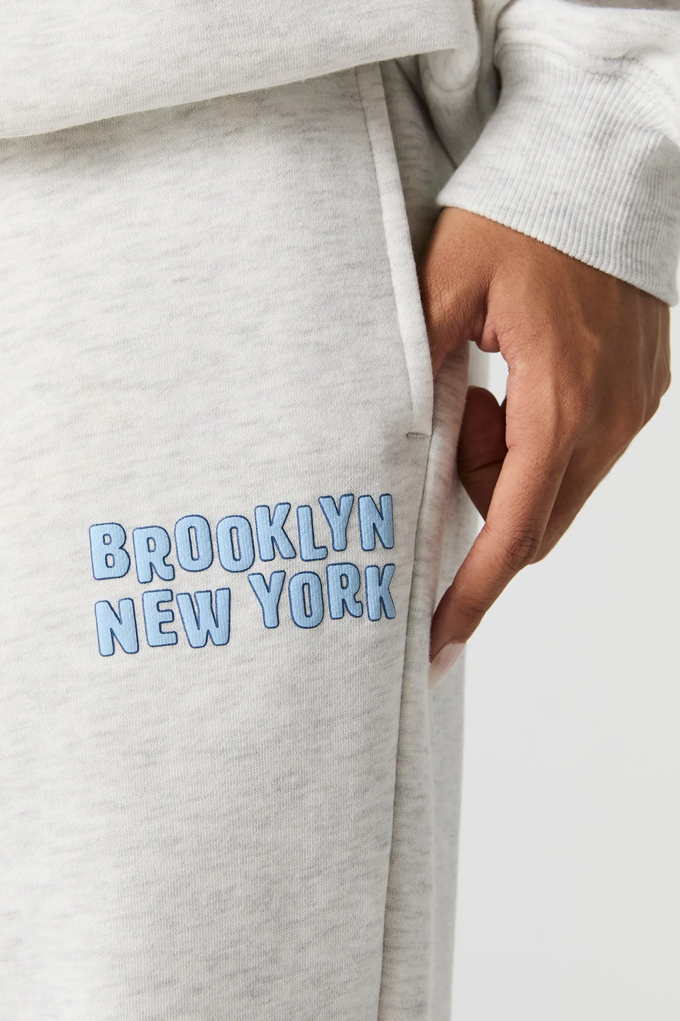 Graphic Fleece Wide Leg Sweatpant