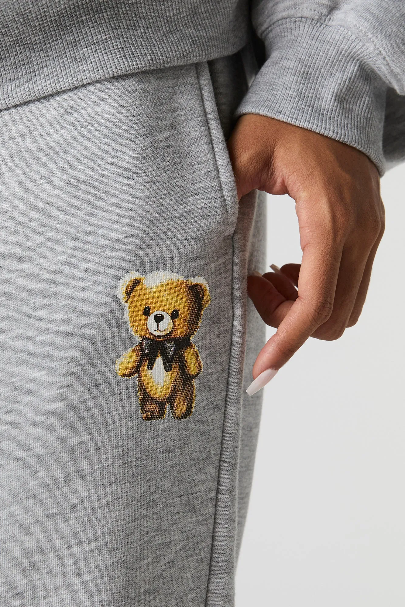 Graphic Fleece Wide Leg Sweatpant