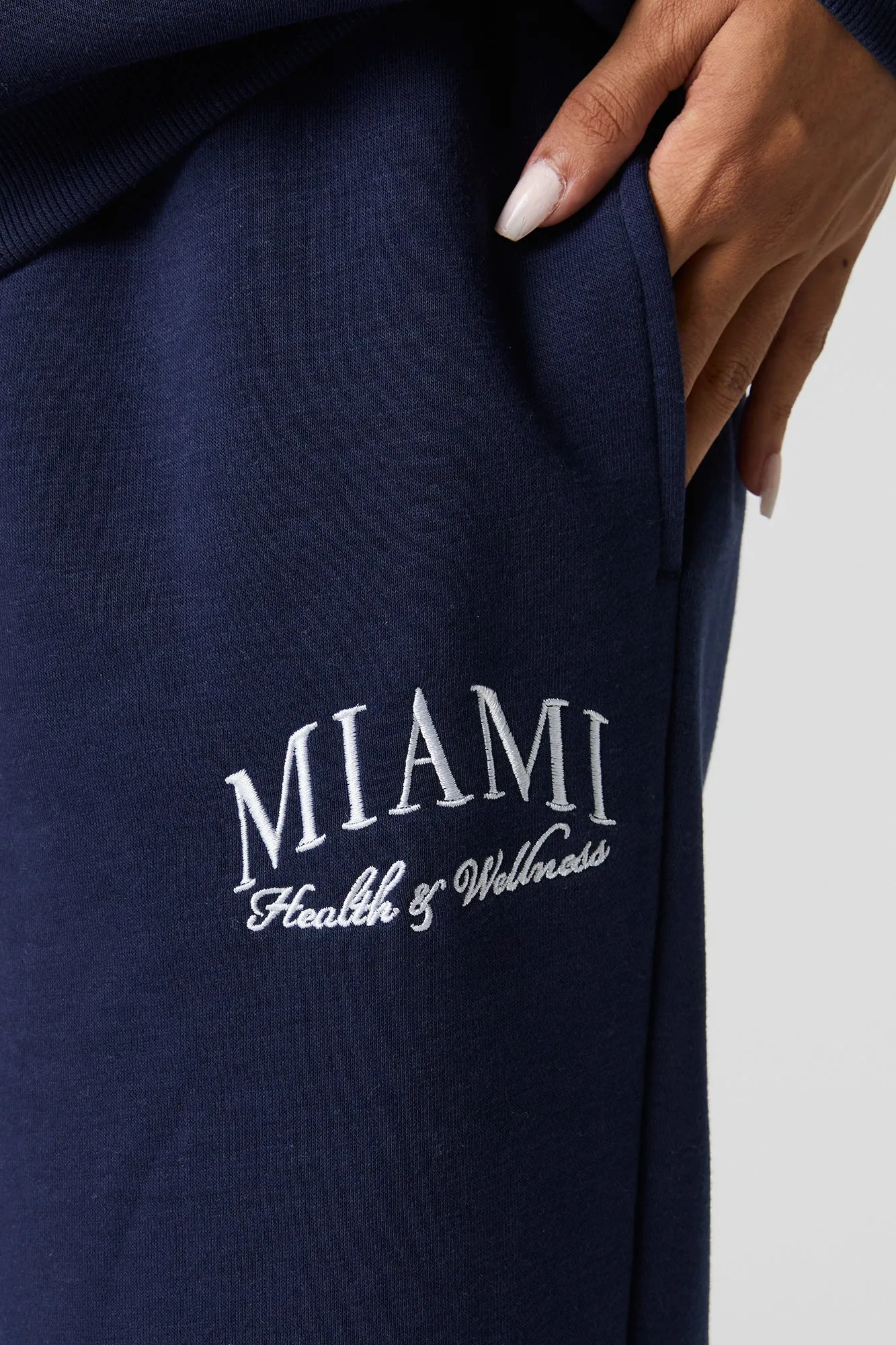 Graphic Fleece Wide Leg Sweatpant