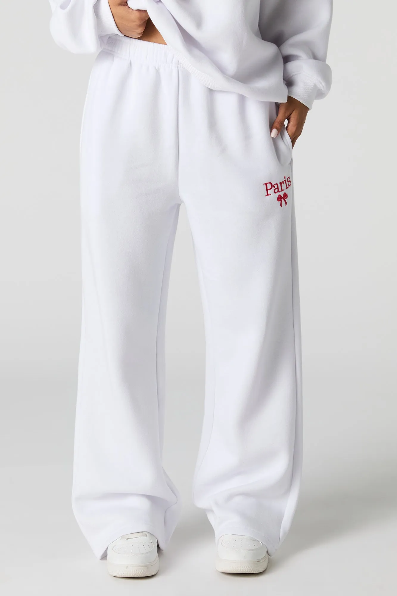 Graphic Fleece Wide Leg Sweatpant