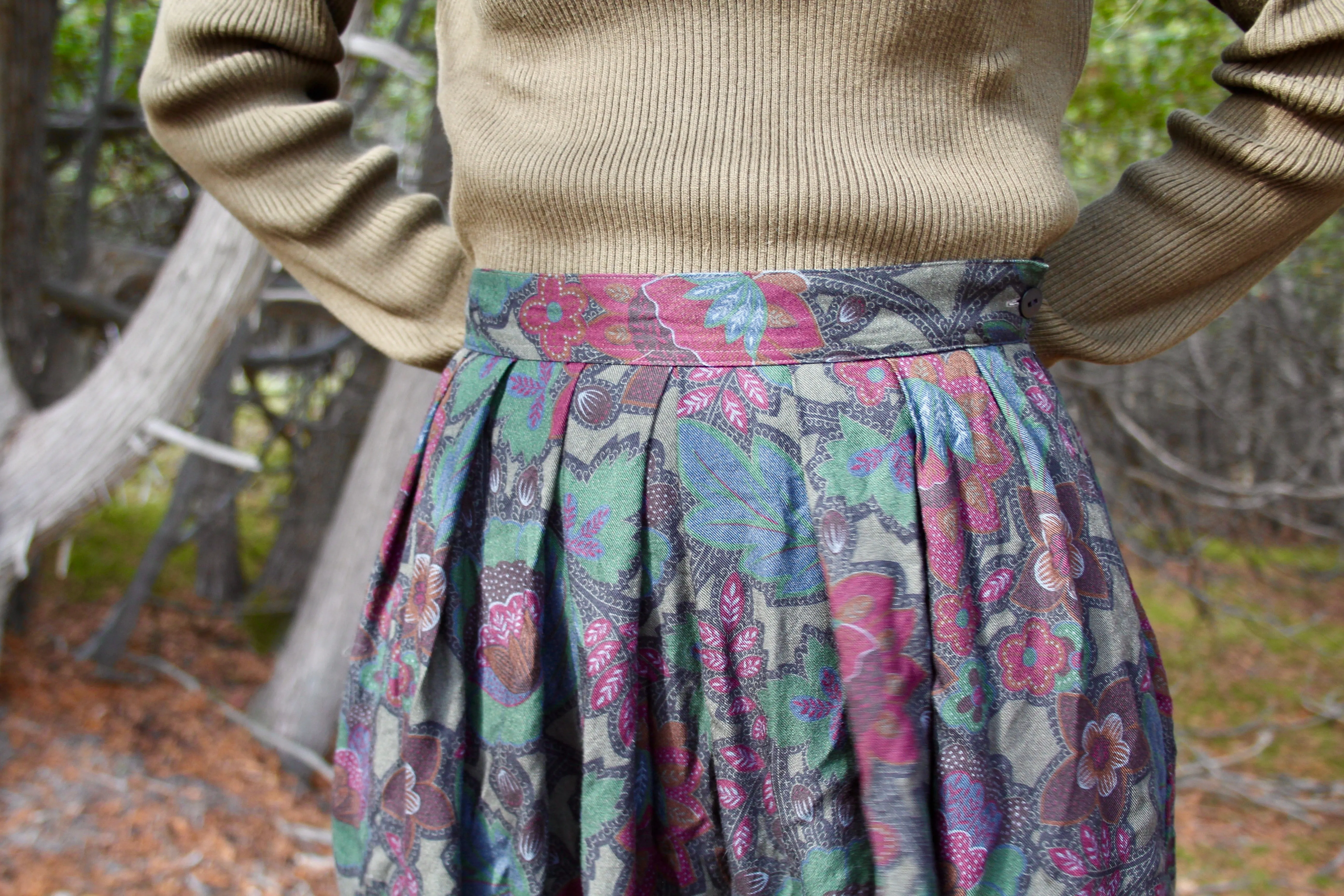 Melvyn Paul Dark Floral Midi Skirt - 27
