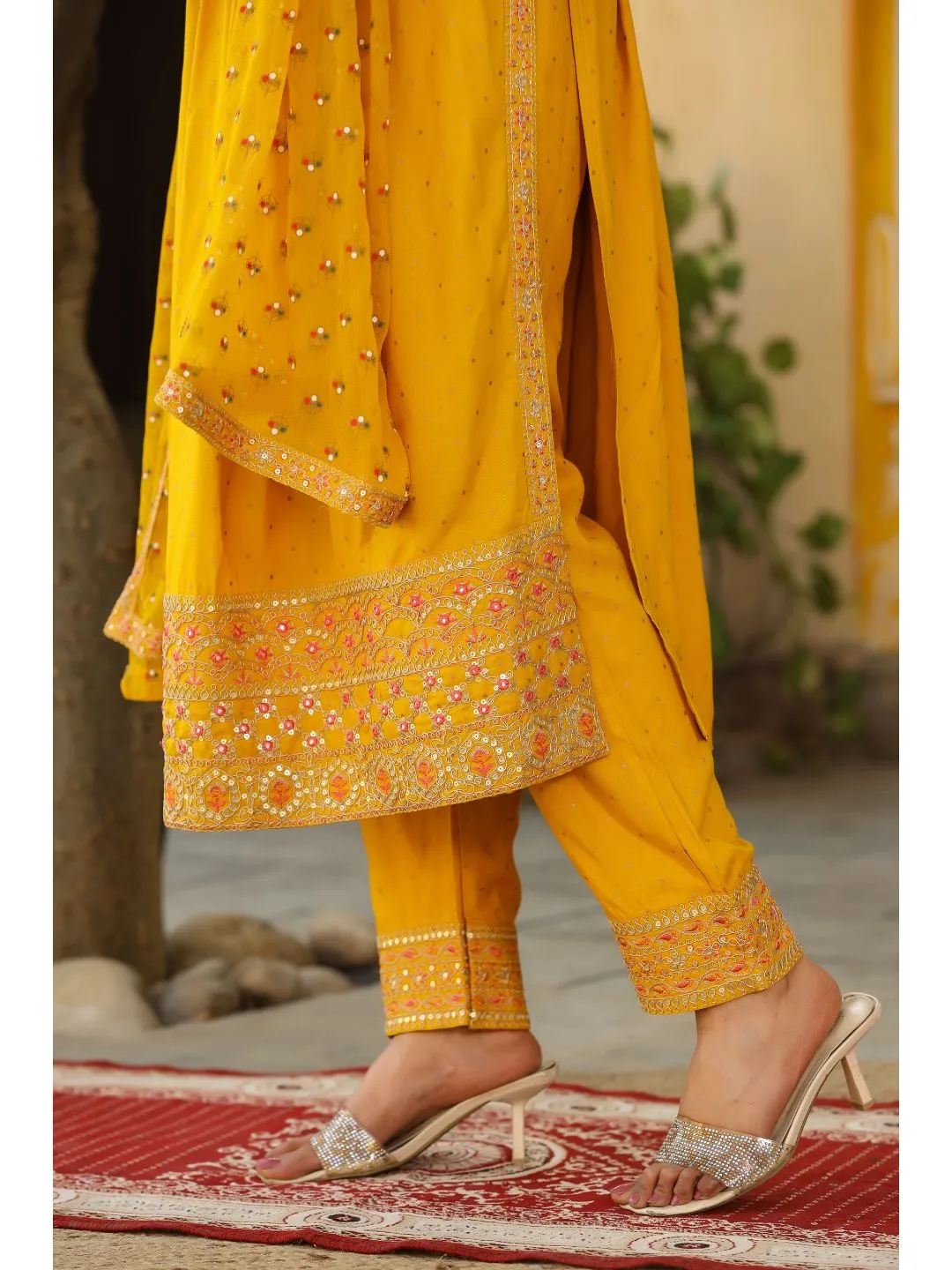 Raatrani Yellow Embroidered Naira Suit Set