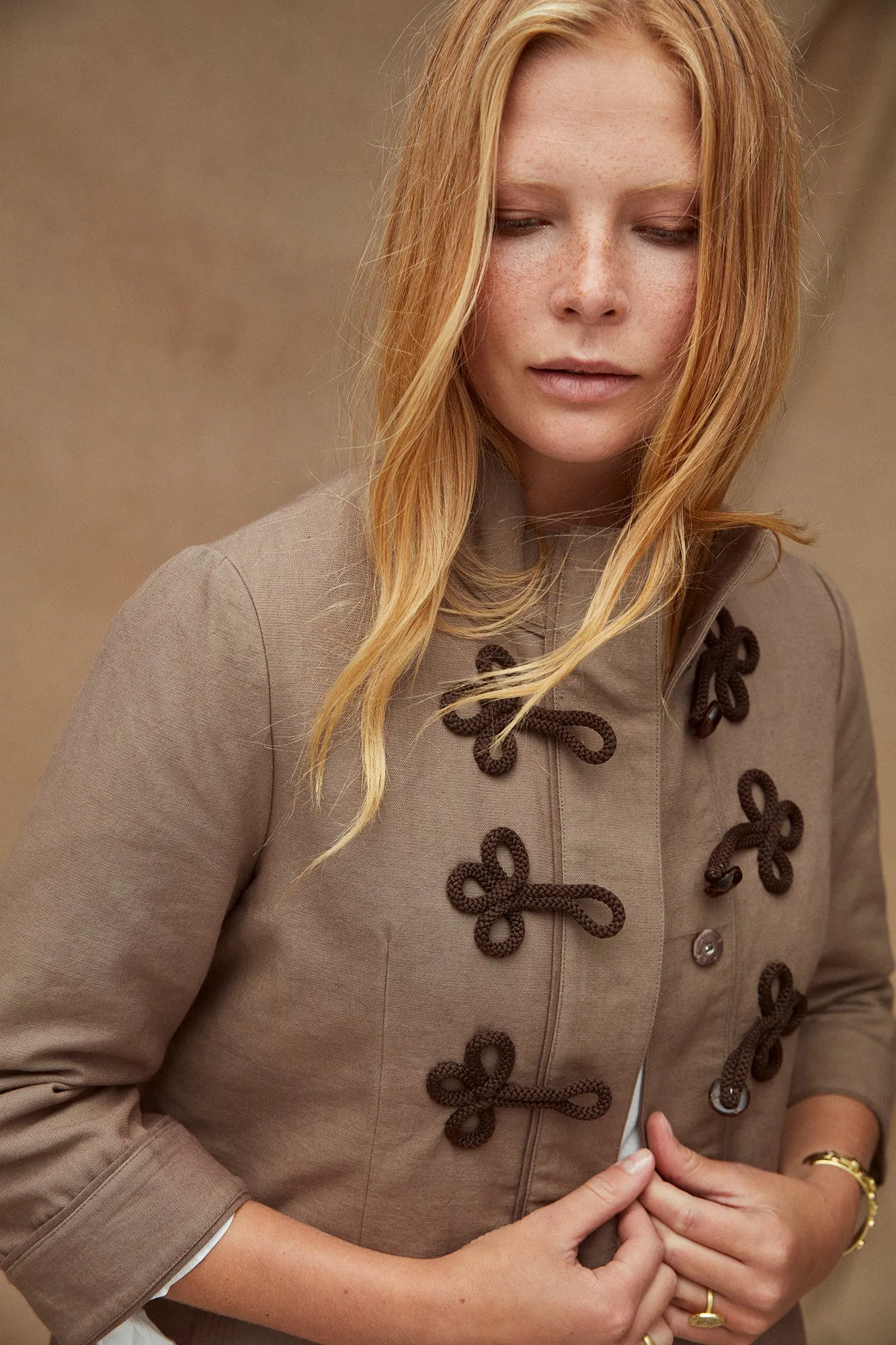 THE WEEKEND JACKET | Taupe