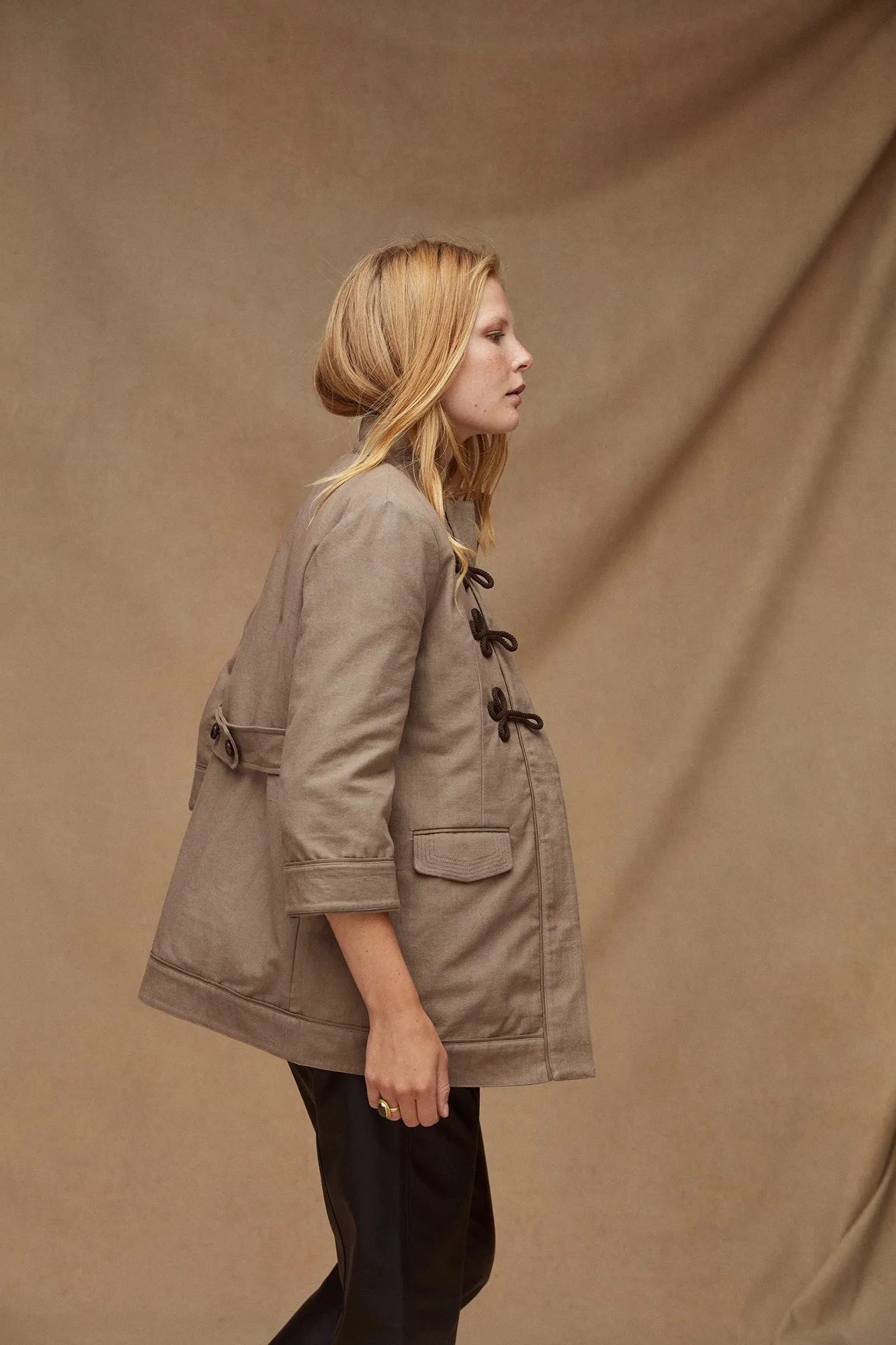 THE WEEKEND JACKET | Taupe