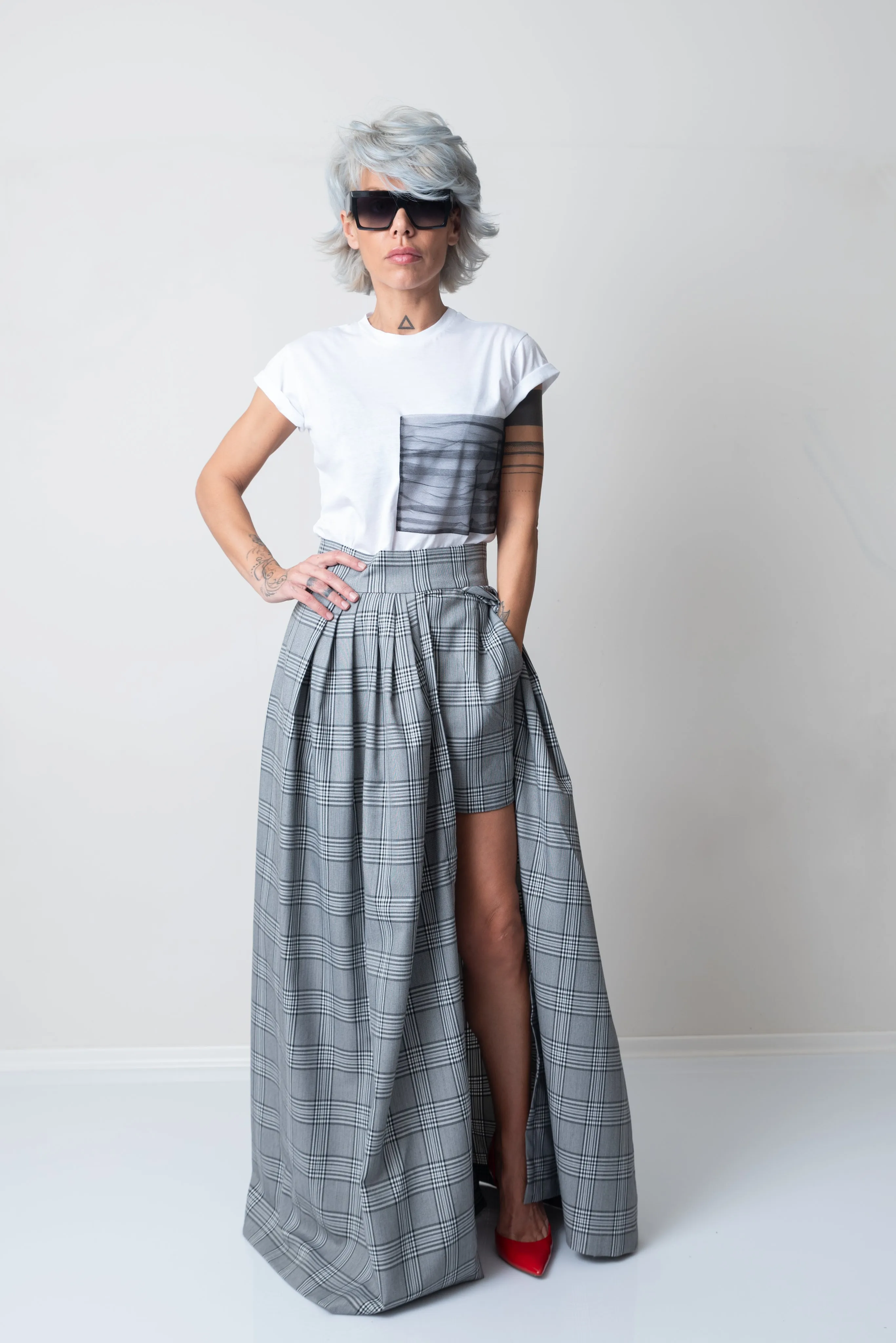 White T Shirt Blouse with Big Front Tulle Pocket and short sleeves