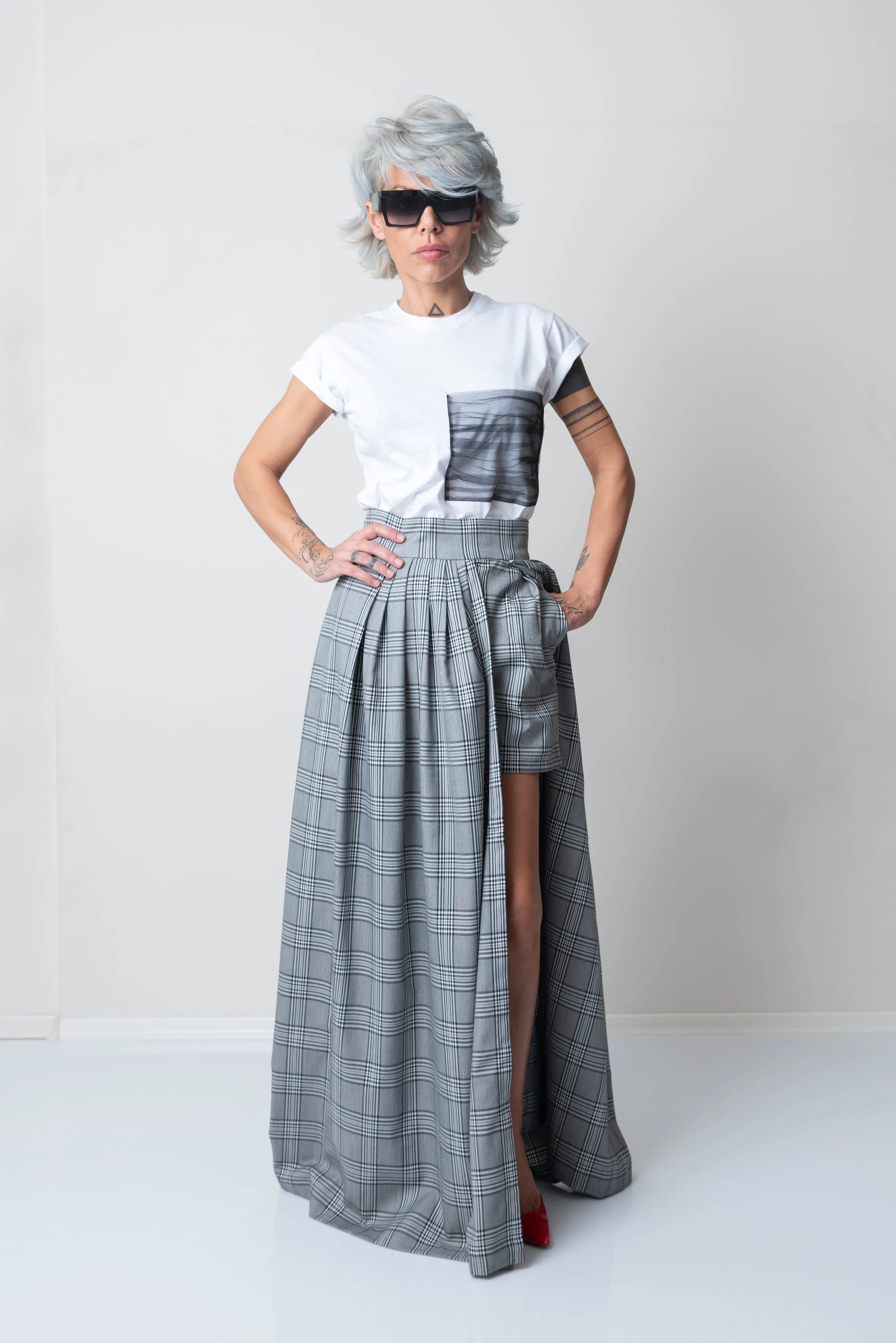 White T Shirt Blouse with Big Front Tulle Pocket and short sleeves