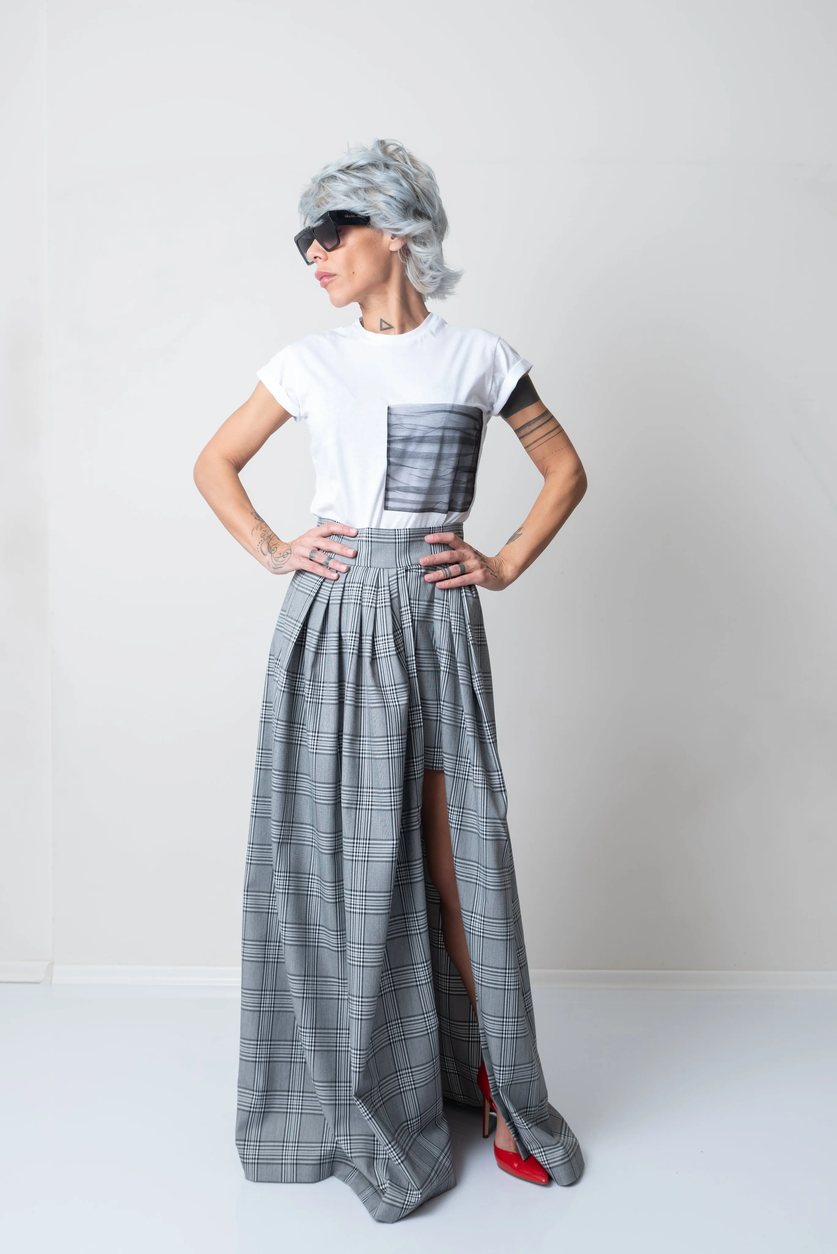 White T Shirt Blouse with Big Front Tulle Pocket and short sleeves