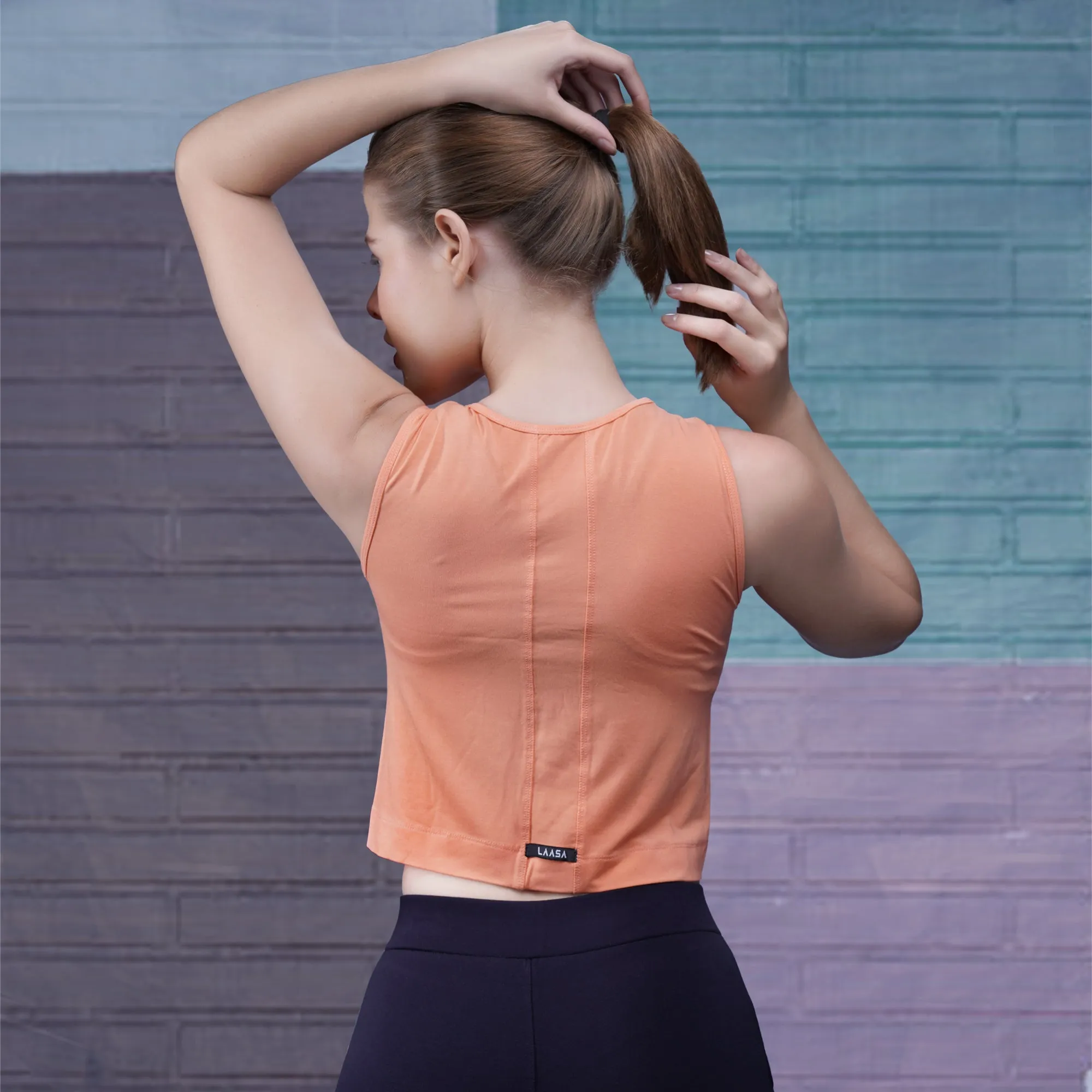 WOMEN SOLID SLEEVE LESS CROP TANK TOP